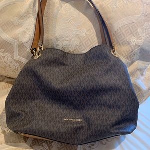 Michael Kors zippered bag